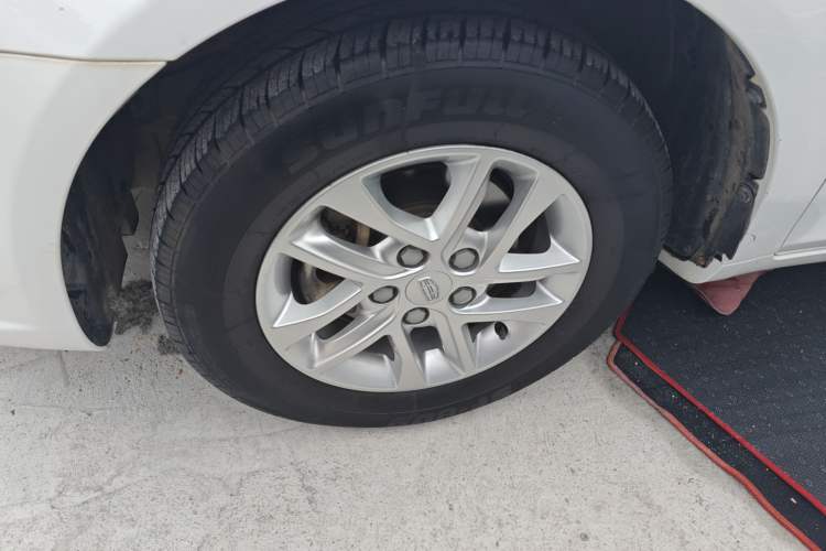 Used Geely Auto Emgrand 2017 Sedan Million Edition 1.5L Manual Luxury Model
