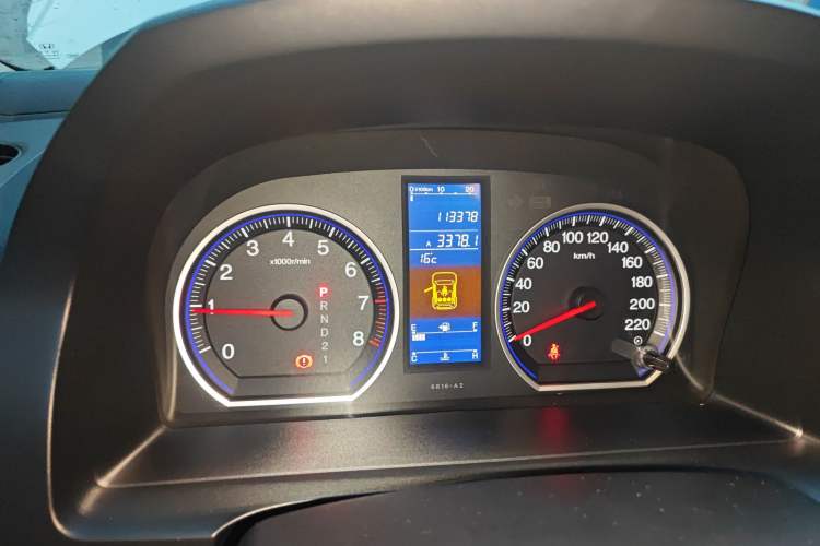 Used Honda CR-V 2010 2.0L automatic two-wheel drive urban version Odometer Close Up