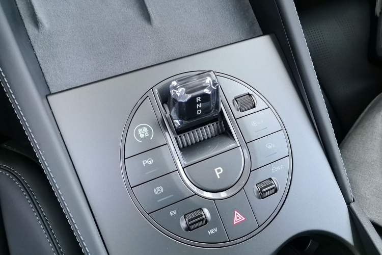 Used BYD Seal 06 New Energy 2025 DM-i Smart Drive 120KM Deluxe Model Gear Lever