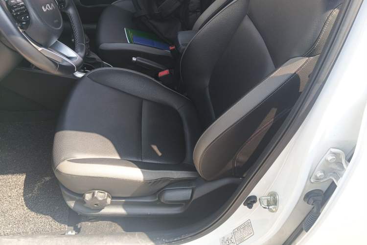 Used Kia kx1 Stonic 2021 1.4L Automatic Fun Edition Left Front Seat