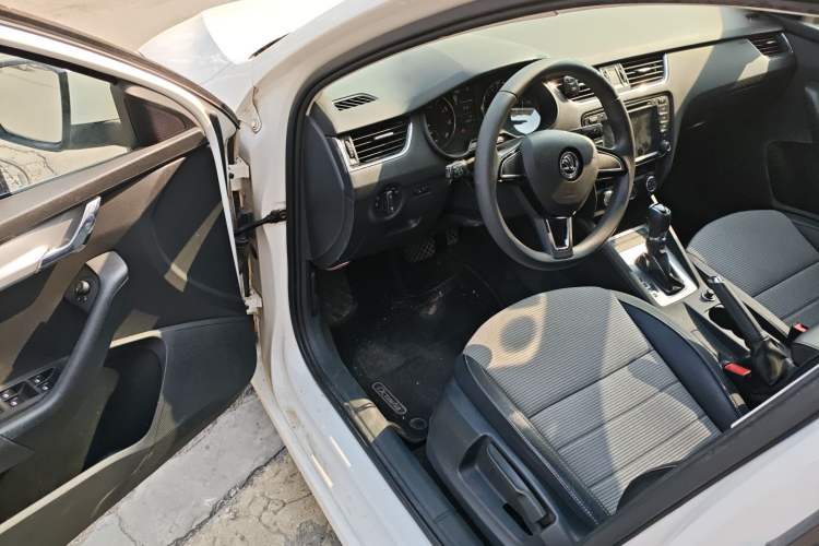 Used Skoda Octavia 2017 1.6L Automatic Chuanxing Edition
