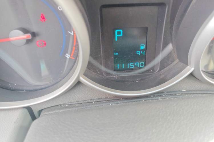 Used Chevrolet Cruze 2013 1.6L SL Grand Edition Automatic Odometer Close Up