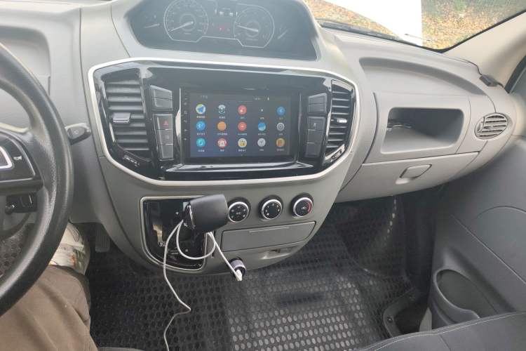 Used SAIC MAXUS Xintu V80  Audio And AC Panel