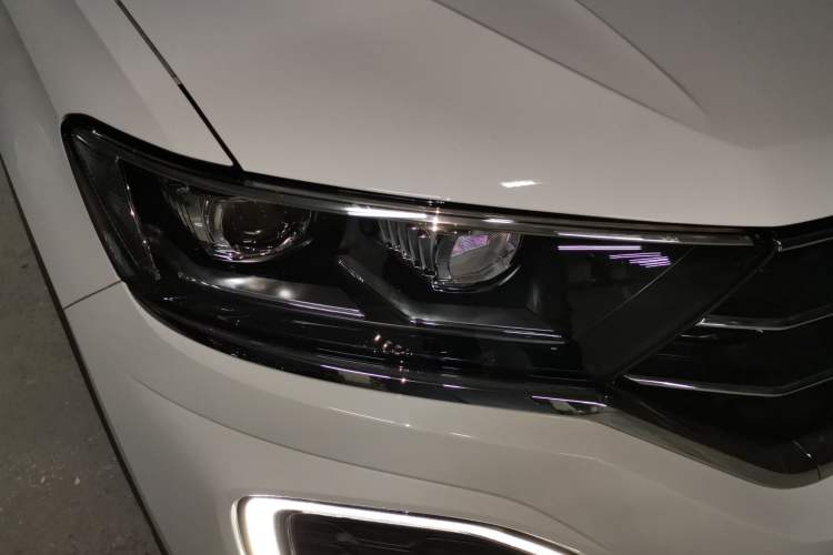 Used Volkswagen T-ROC 2021 Revised Version 280TSI DSG Two-Wheel Drive Comfort & Smart Connectivity Edition Right Front Headlight