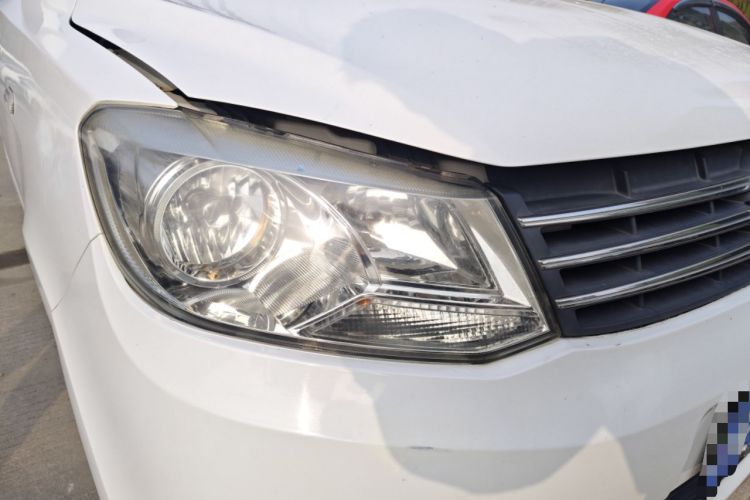 Used Dongfeng Fengon 330 2014 1.5L Manual Utility Version DK15 Right Front Headlight