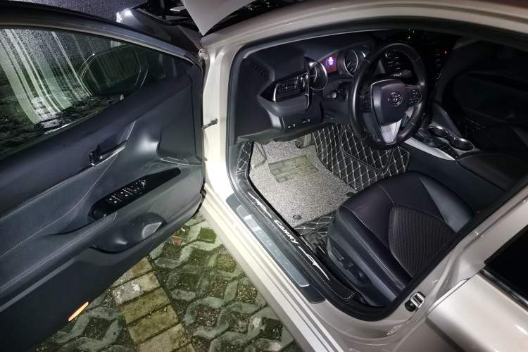 Used Toyota Camry 2018 Dual-Engine 2.5 HG Luxury Edition
