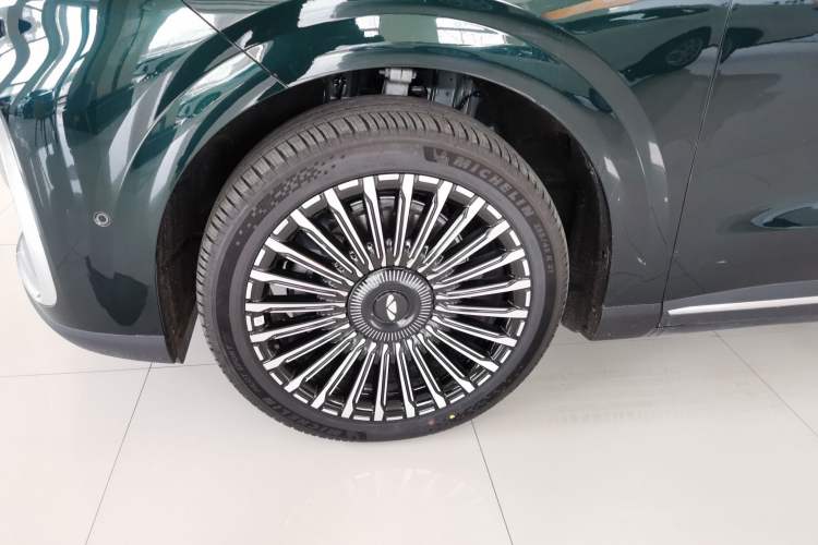 Used Chery T11 2026 Model 220 All-Wheel Drive Dual IMAX Theater Edition