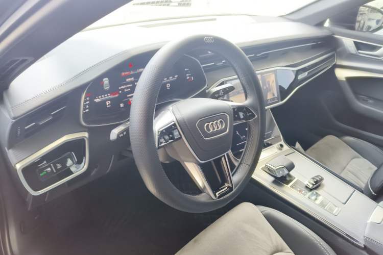Used Audi A6L 2024 40 TFSI Luxury Dynamic Edition Center Console