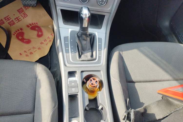 Used Volkswagen Golf 2015 1.6L Automatic Fashion Model
