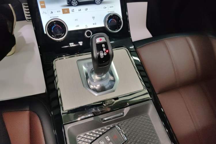 Used Land Rover Range Evoque 2021 Range Rover L 249 PS R-Dynamic SE Luxury Edition Gear Lever