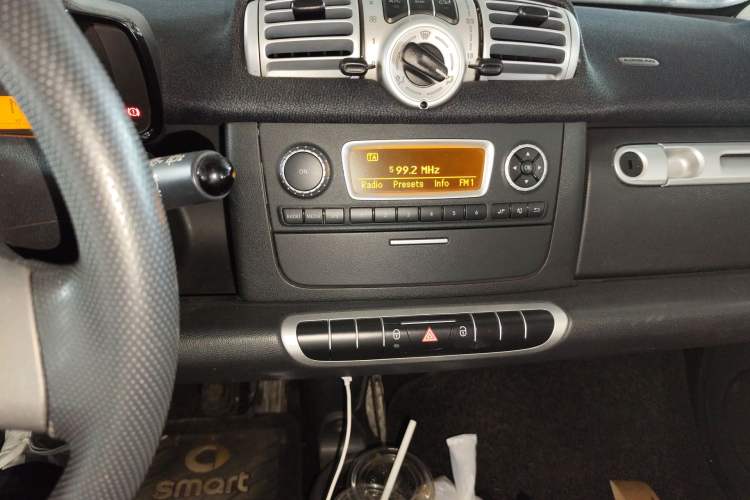 Used smart fortwo 2012 1.0 MHD Hardtop Standard Edition Audio And AC Panel
