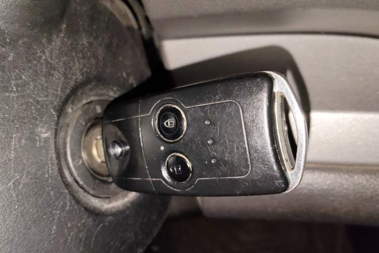 Used Honda CR-V 2012 2.0L two-wheel drive urban version
