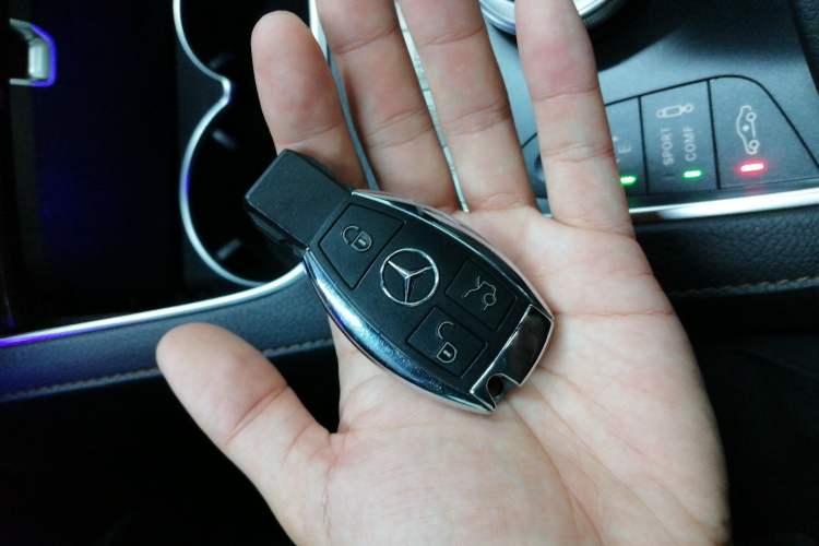 Used Mercedes-Benz S-Class 2016 S 320 L Business Model
