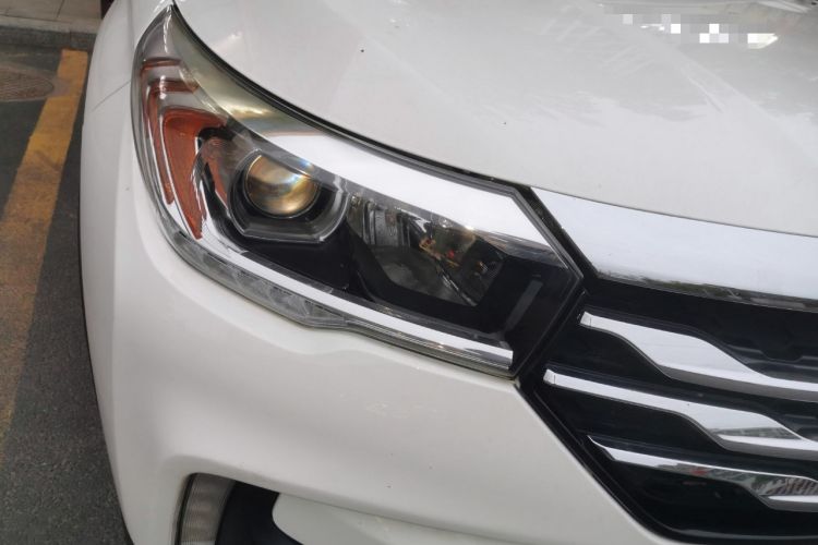 Used GAC Trumpchi GS4 2017 235T Automatic Two-Wheel Drive Luxury Smart Connectivity Version Right Front Headlight