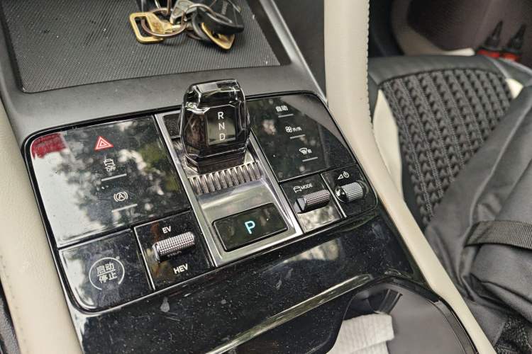 Used BYD Song PLUS New Energy 2025 DM-i 112KM Prestige Model Gear Lever