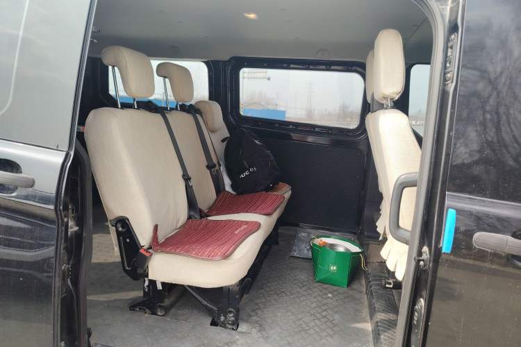 Used Ford Transit 2019 2.0T Diesel Multi-Purpose Commercial Vehicle Short Wheelbase Low Roof 6-Seater China VI Standard