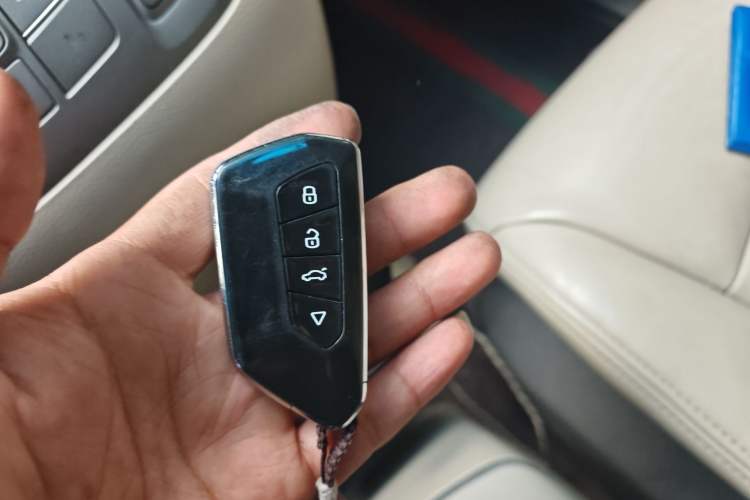 Used Buick GL8 2011 2.4L LT Luxury Business Executive Edition Vehicle Key