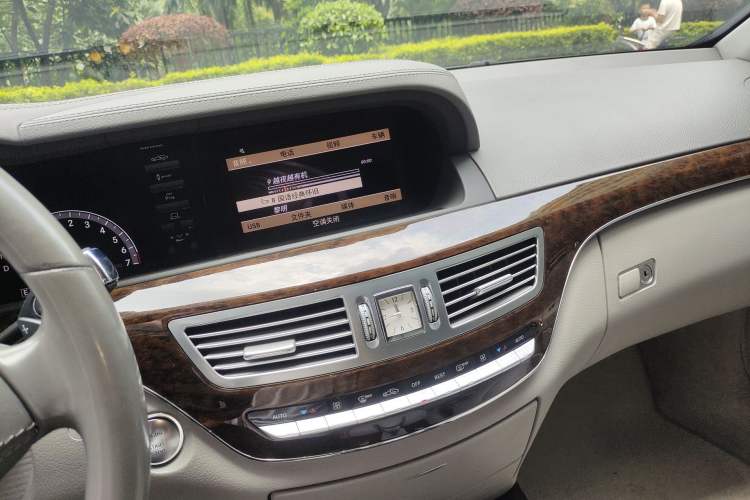 Used Mercedes-Benz S-Class 2010 S 300 L Business Model
