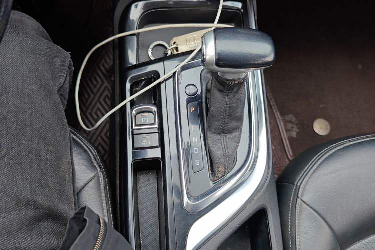 Used GAC Trumpchi GA6 2016 235T DCT Luxury Edition Gear Lever