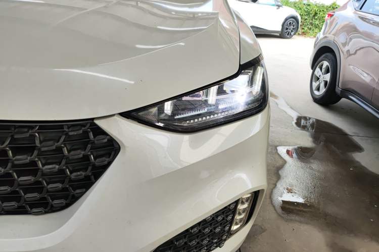 Used Wey VV6 2020 2.0T Two-Wheel Drive Smart Protection+
