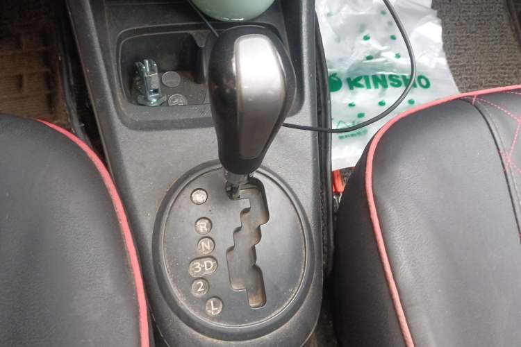 Used Suzuki Alto 2013 1.0L Automatic Luxury Model Gear Lever