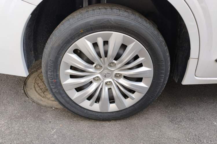 Used Wuling Jiachen 2022 1.5L Manual Enjoyment Elite Model Right Rear Wheel Hub