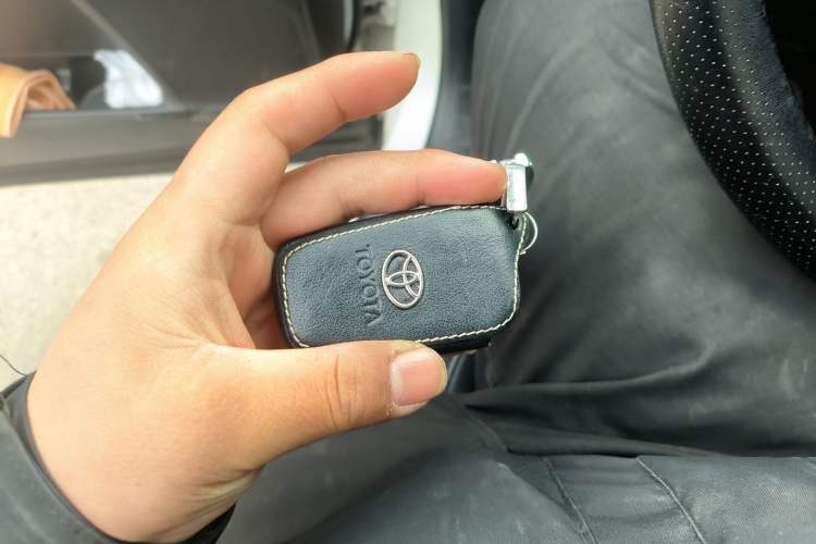 Used Toyota Highlander 2018 2.0T Four-Wheel Drive Luxury Edition 7 Seats China V Emission Standard
