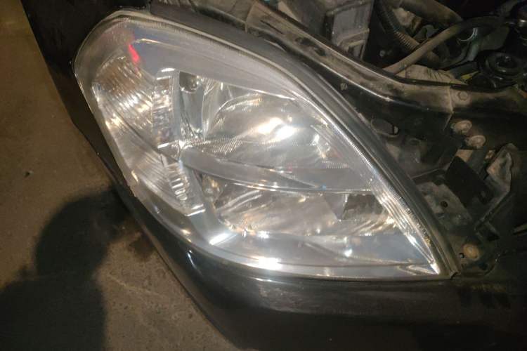 Used Nissan Teana 2006 230JK 2nd Anniversary Edition Right Front Headlight