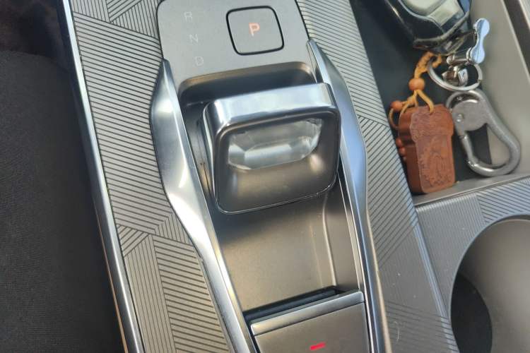 Used GAC Trumpchi EMKOO 2022 1.5T Supernova Pro Edition Gear Lever