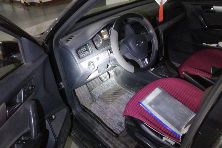 Used Volkswagen Lavida 2015 1.6L Automatic Fashion Edition Driver Seat