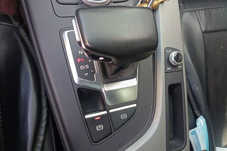 Used Audi A4L 2019 40 TFSI Ambition China VI
