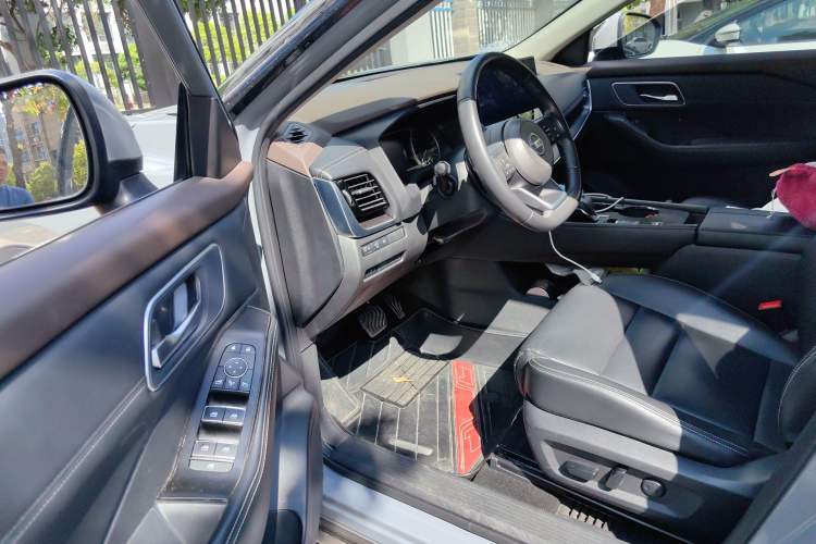 Used Nissan X-Trail 2021 VC-Turbo 300 CVT 2WD Luxury Edition Driver Seat