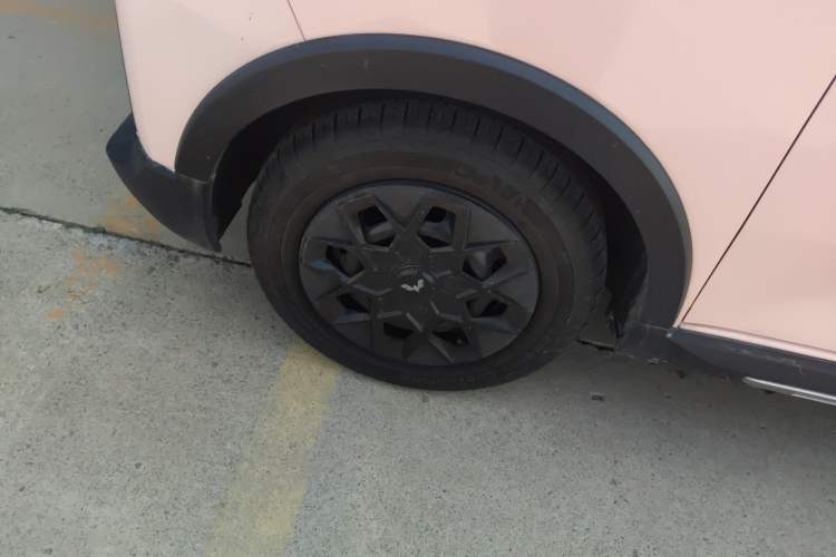 Used Wuling Hongguang MINIEV 2022 GAMEBOY 200km Gaming Edition with Lithium Iron Phosphate Left Front Wheel Hub