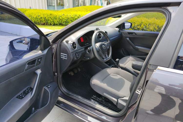 Used Volkswagen Jetta 2017 1.4L Manual Fashion Edition
