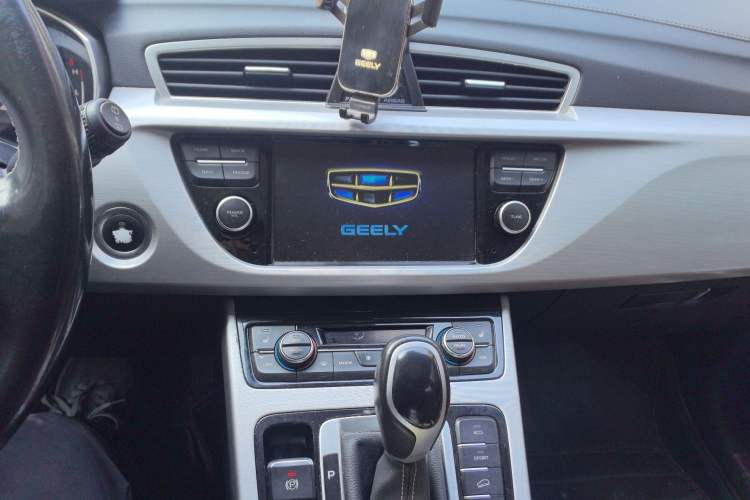 Used Geely Auto Emgrand X7 Sport 2016 1.8TD Automatic ZhiZun Version
