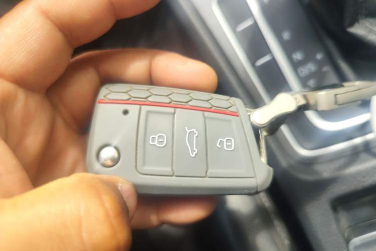 Used Volkswagen Golf 2016 230TSI Automatic Luxury Version Vehicle Key