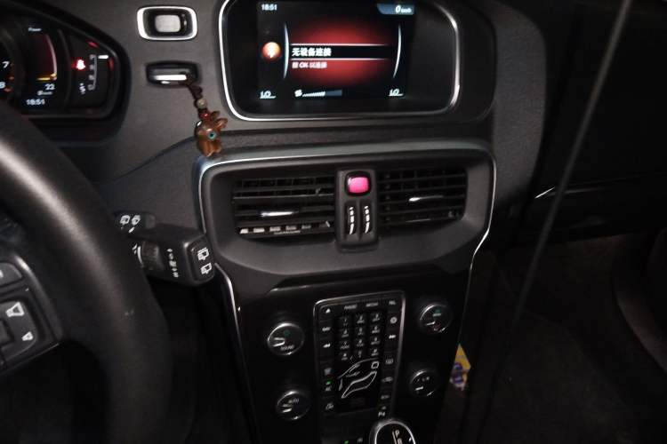 Used Volvo V40 2016 T3 Zhiyi Edition