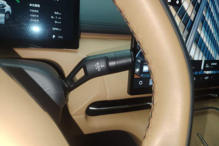 Used Geely Galaxy Xingjian 7 EM-i 2025 120km Flagship Edition Gear Lever