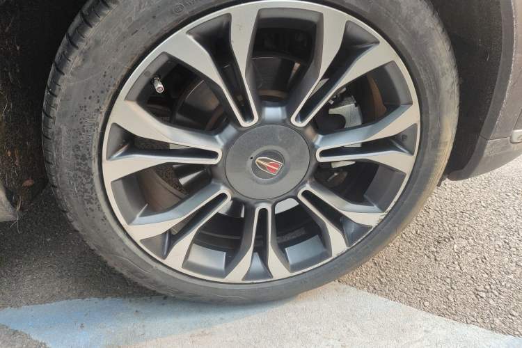 Used Hongqi HS5 2019 2.0T Smart Connect Flagship All-Wheel-Drive Version Right Front Wheel Hub