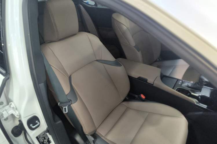 Used Lexus ES 2022 200 Excellence Edition
