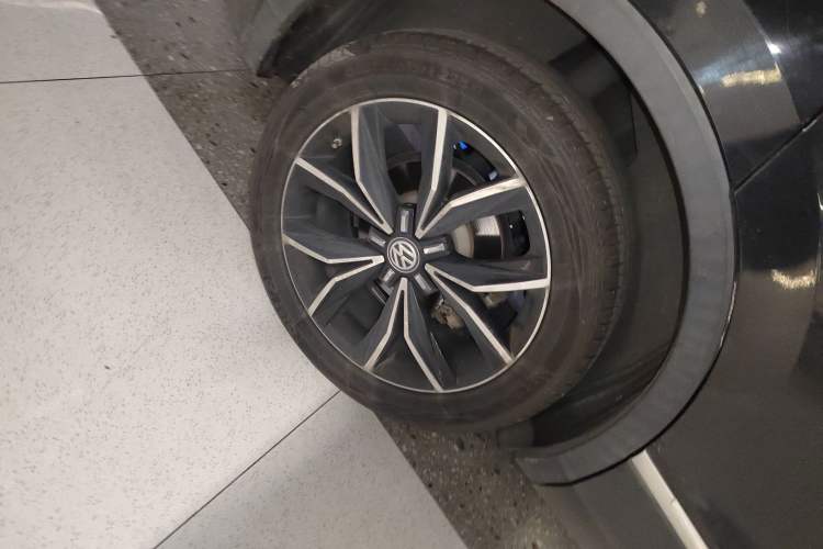 Used Volkswagen Tiguan L 2019 330TSI Automatic Two-Wheel Drive Smart Luxury Version China VI Standard Exterior 5