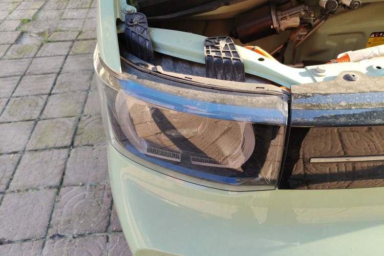Used Wuling Hongguang MINIEV 2022 Macaron Premium Model – Lithium Iron Phosphate Right Front Headlight