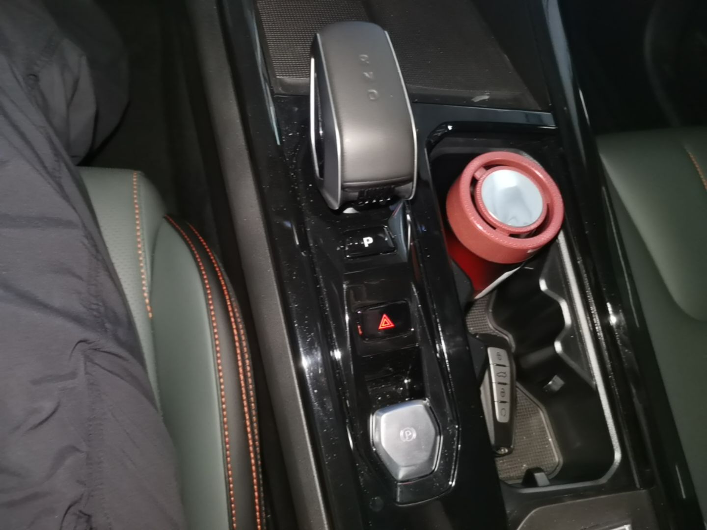 Geely Auto Emgrand X7 Sport 2024 1.5TD Dragon Edition — снимка 16