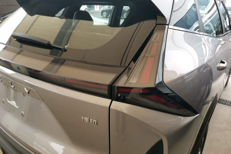 Used Geely Auto Emgrand X7 Sport 2026 Model 1.5TD Aspirational