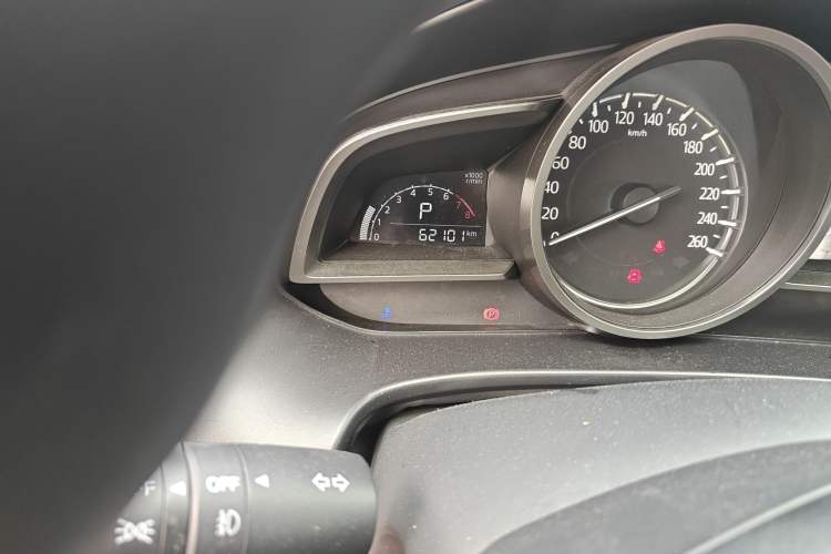 Used Mazda 3 Axela 2019 Cloud-Controlled Sedan 1.5L Automatic Luxury Model China VI Standard Odometer Close Up