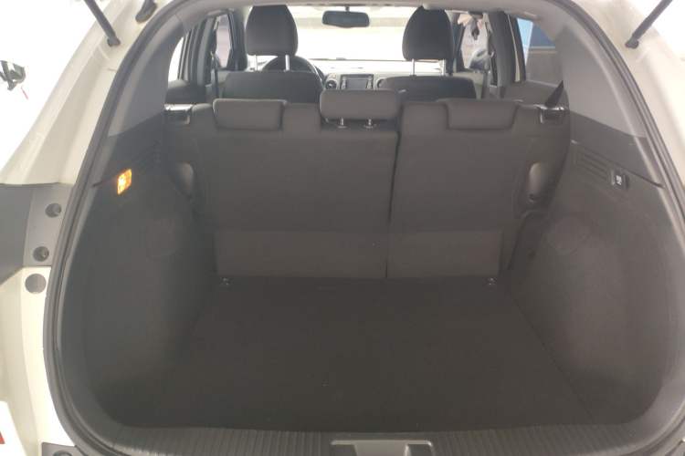 Used Honda XR-V 2015 1.5L LXi CVT Classic Edition Trunk