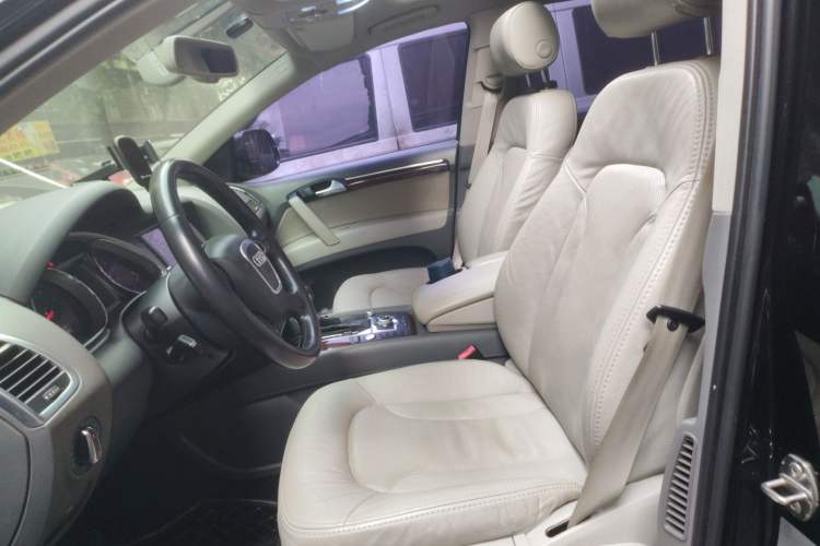 Used Audi Q7 2011 3.0 TFSI Ambition (200kW) Left Front Seat