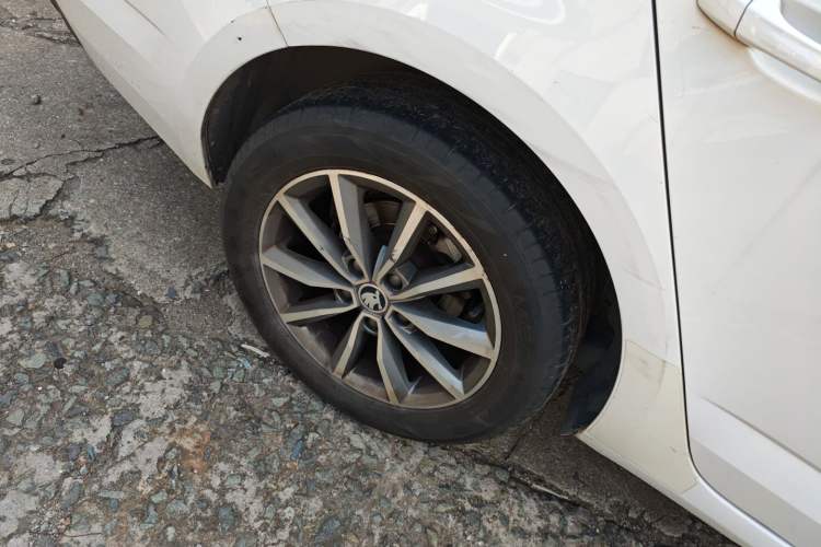 Used Skoda Octavia 2019 1.5L Automatic SmartDrive Comfort Edition China VI Standard Right Rear Wheel Hub