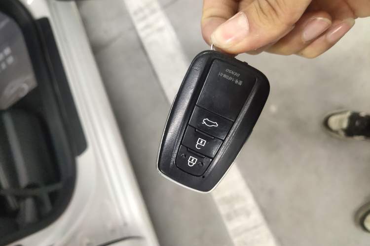 Used Toyota Avalon 2019 2.0L Ambition Edition China VI
