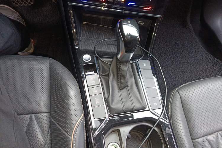 Used Volkswagen Passat 2020 330TSI Luxury Edition China VI